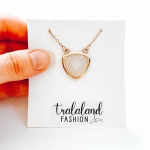 > NEW < Boutique Partially Transparent White Stone Geometric Pendant Necklace